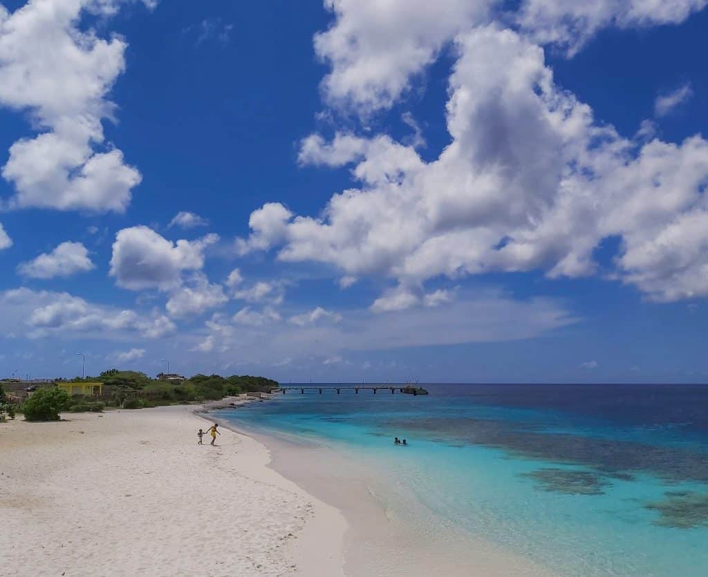 White sandy Te Amo Beach on Bonaire