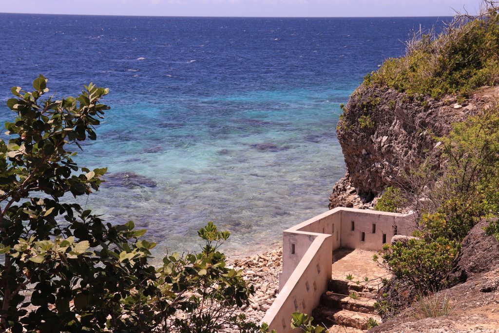Karpata dive site in Bonaire. Pristine beach, a paradise for divers and snorkelers.
