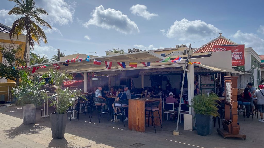 El Mundo Restaurant and Sports Bar Bonaire